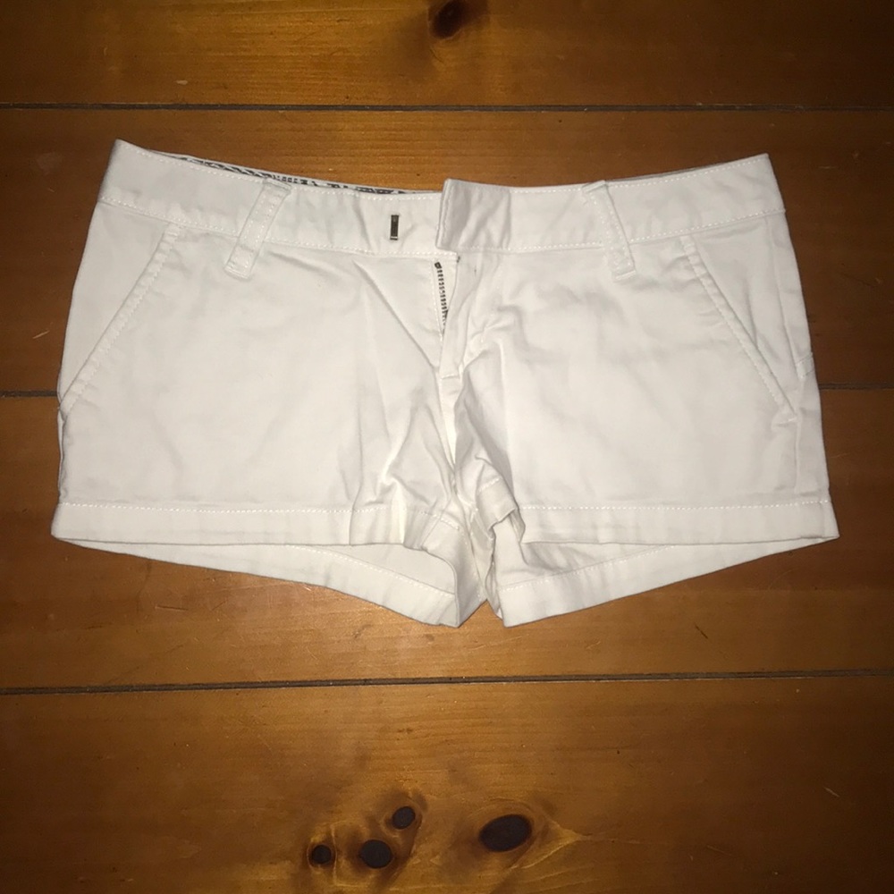 Volcom - short shorts